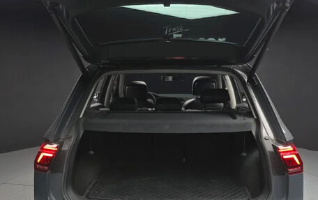 Volkswagen Tiguan II, 2022 год, 2 415 000 рублей, 19 фотография