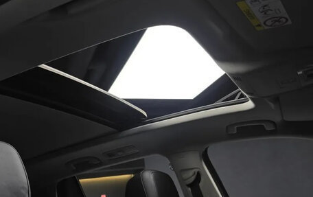 Volkswagen Tiguan II, 2022 год, 2 415 000 рублей, 17 фотография