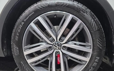 Volkswagen Tiguan II, 2023 год, 2 470 000 рублей, 5 фотография