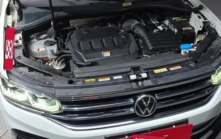 Volkswagen Tiguan II, 2023 год, 2 470 000 рублей, 6 фотография