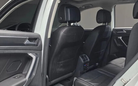 Volkswagen Tiguan II, 2023 год, 2 470 000 рублей, 13 фотография