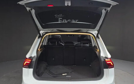 Volkswagen Tiguan II, 2023 год, 2 470 000 рублей, 19 фотография