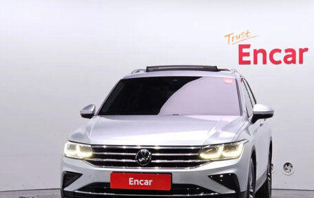 Volkswagen Tiguan II, 2023 год, 2 450 000 рублей, 3 фотография