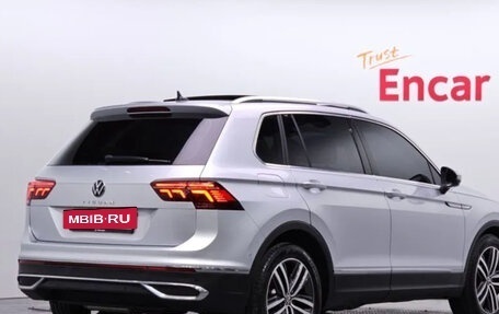 Volkswagen Tiguan II, 2023 год, 2 450 000 рублей, 2 фотография