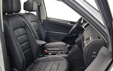 Volkswagen Tiguan II, 2023 год, 2 450 000 рублей, 11 фотография