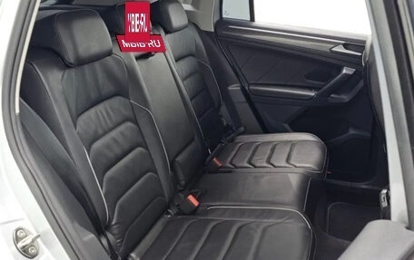 Volkswagen Tiguan II, 2023 год, 2 450 000 рублей, 12 фотография