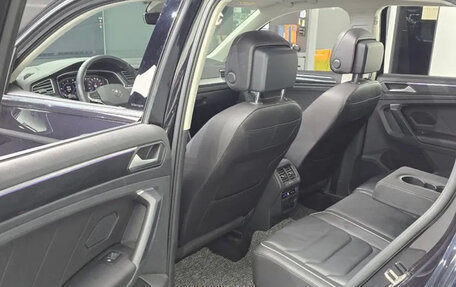 Volkswagen Tiguan II, 2023 год, 2 490 000 рублей, 13 фотография