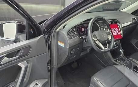 Volkswagen Tiguan II, 2023 год, 2 490 000 рублей, 9 фотография