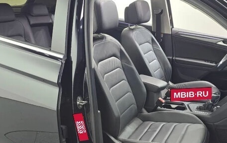 Volkswagen Tiguan II, 2023 год, 2 490 000 рублей, 11 фотография