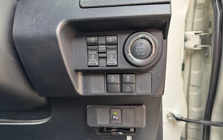 Toyota Roomy I, 2022 год, 1 500 000 рублей, 18 фотография