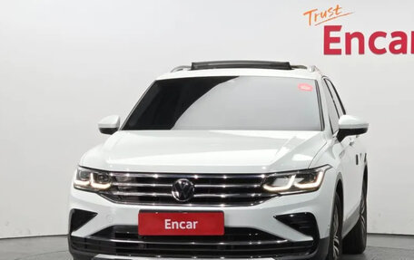 Volkswagen Tiguan II, 2023 год, 2 740 000 рублей, 3 фотография