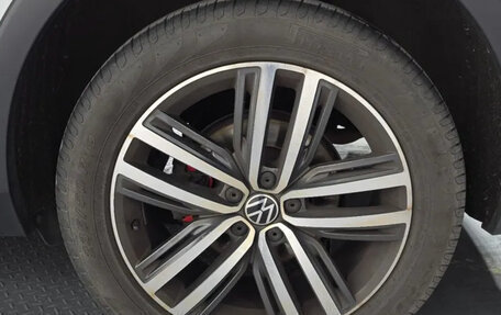 Volkswagen Tiguan II, 2023 год, 2 740 000 рублей, 5 фотография