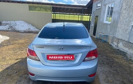 Hyundai Solaris II рестайлинг, 2012 год, 700 000 рублей, 1 фотография