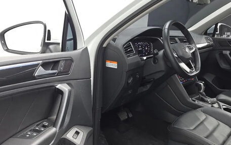 Volkswagen Tiguan II, 2023 год, 2 740 000 рублей, 9 фотография