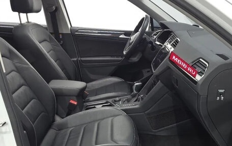 Volkswagen Tiguan II, 2023 год, 2 740 000 рублей, 10 фотография