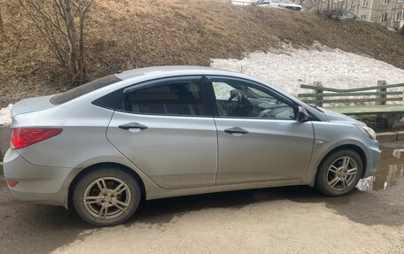 Hyundai Solaris II рестайлинг, 2012 год, 700 000 рублей, 7 фотография