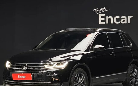 Volkswagen Tiguan II, 2023 год, 2 785 000 рублей, 1 фотография
