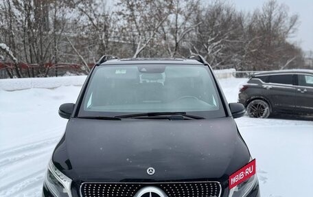 Mercedes-Benz V-Класс, 2020 год, 4 900 000 рублей, 1 фотография