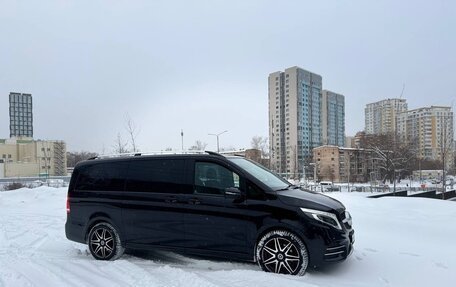 Mercedes-Benz V-Класс, 2020 год, 4 900 000 рублей, 3 фотография
