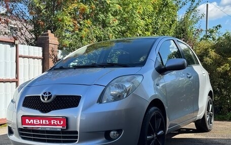 Toyota Yaris III рестайлинг, 2008 год, 550 000 рублей, 1 фотография