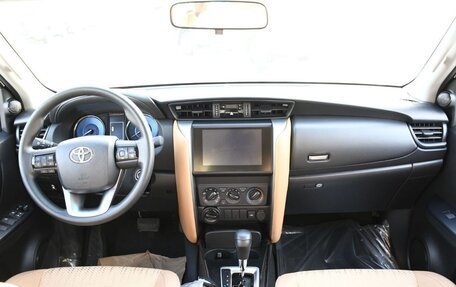 Toyota Fortuner II, 2026 год, 5 000 000 рублей, 7 фотография