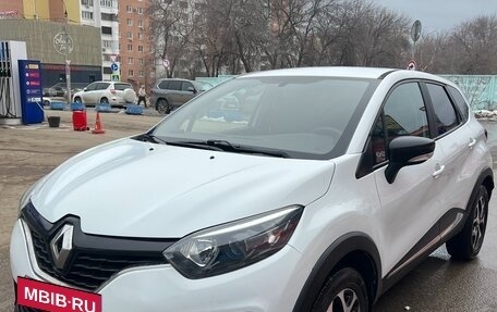 Renault Kaptur I рестайлинг, 2018 год, 1 200 000 рублей, 2 фотография