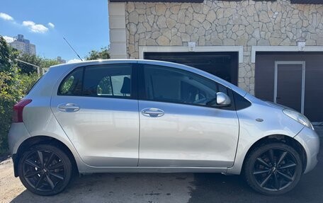 Toyota Yaris III рестайлинг, 2008 год, 550 000 рублей, 3 фотография