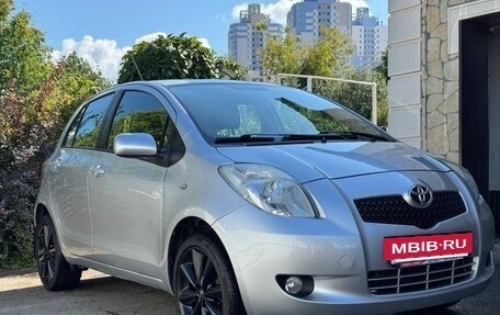 Toyota Yaris III рестайлинг, 2008 год, 550 000 рублей, 2 фотография
