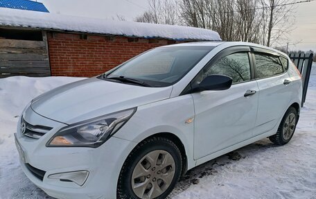 Hyundai Solaris II рестайлинг, 2016 год, 880 000 рублей, 2 фотография