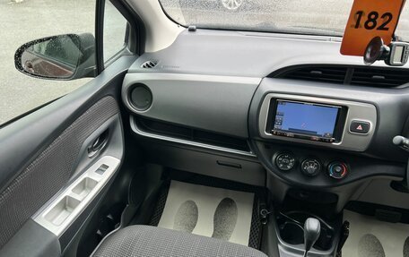 Toyota Vitz, 2015 год, 899 999 рублей, 14 фотография