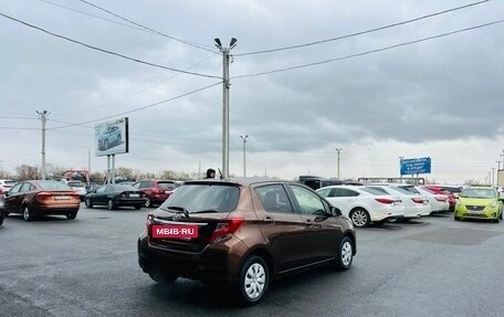 Toyota Vitz, 2015 год, 899 999 рублей, 6 фотография