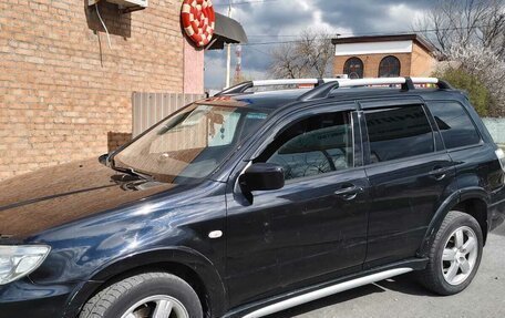 Mitsubishi Outlander III рестайлинг 3, 2006 год, 700 000 рублей, 3 фотография