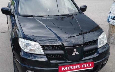 Mitsubishi Outlander III рестайлинг 3, 2006 год, 700 000 рублей, 10 фотография