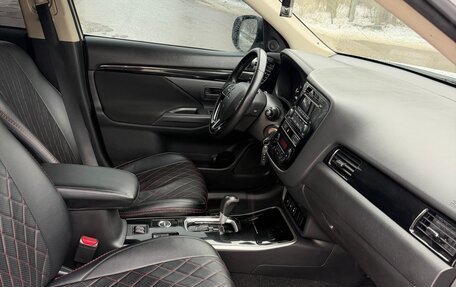 Mitsubishi Outlander III рестайлинг 3, 2019 год, 2 170 000 рублей, 12 фотография