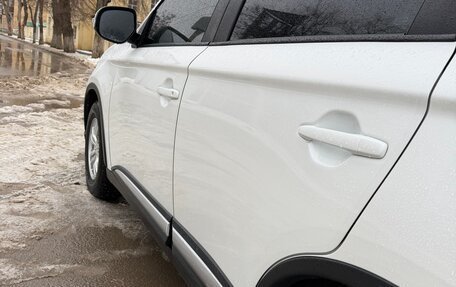 Mitsubishi Outlander III рестайлинг 3, 2019 год, 2 170 000 рублей, 15 фотография