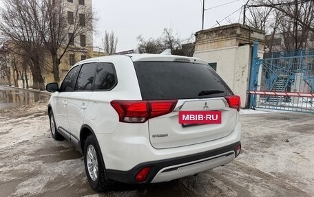 Mitsubishi Outlander III рестайлинг 3, 2019 год, 2 170 000 рублей, 5 фотография