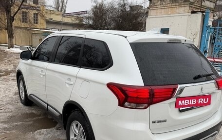 Mitsubishi Outlander III рестайлинг 3, 2019 год, 2 170 000 рублей, 13 фотография