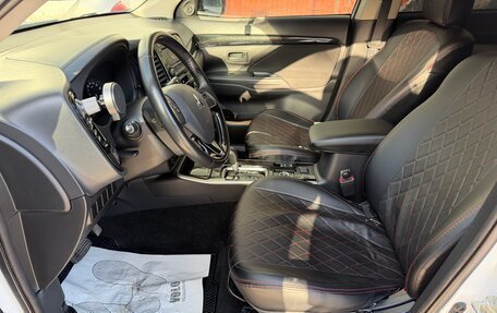 Mitsubishi Outlander III рестайлинг 3, 2019 год, 2 170 000 рублей, 19 фотография