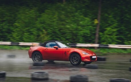 Mazda MX-5, 2017 год, 2 890 000 рублей, 25 фотография