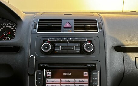 Volkswagen Touran III, 2011 год, 1 155 000 рублей, 15 фотография