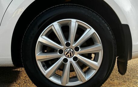 Volkswagen Touran III, 2011 год, 1 155 000 рублей, 18 фотография