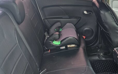 Renault Logan II, 2017 год, 520 000 рублей, 6 фотография