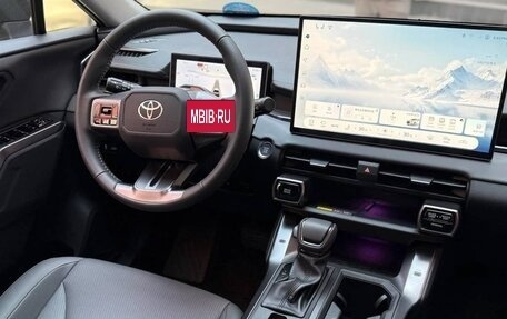 Toyota RAV4, 2026 год, 4 100 000 рублей, 4 фотография