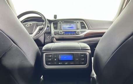 Toyota Highlander III, 2014 год, 2 870 000 рублей, 19 фотография