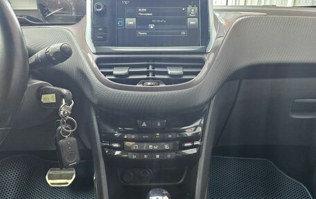 Peugeot 2008 II, 2014 год, 725 000 рублей, 19 фотография