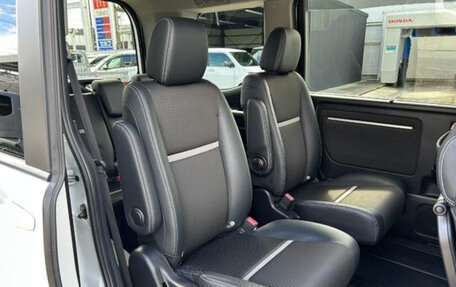 Honda Stepwgn IV, 2022 год, 1 835 000 рублей, 12 фотография