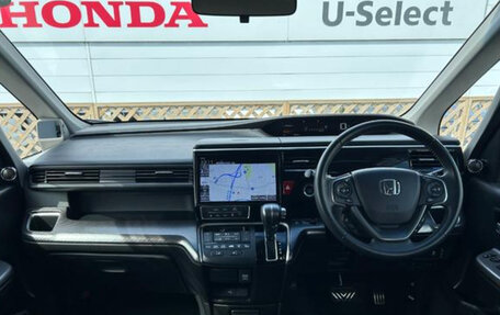 Honda Stepwgn IV, 2022 год, 1 835 000 рублей, 10 фотография