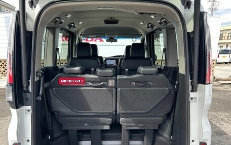 Honda Stepwgn IV, 2022 год, 1 835 000 рублей, 17 фотография