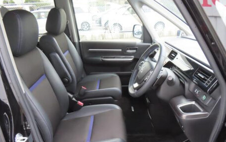 Honda Stepwgn IV, 2022 год, 1 850 000 рублей, 12 фотография