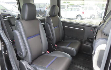 Honda Stepwgn IV, 2022 год, 1 850 000 рублей, 14 фотография